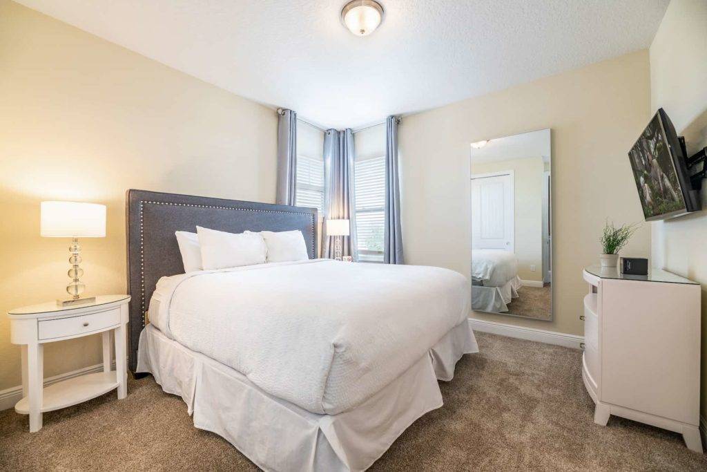 Bedroom 3 with king bed