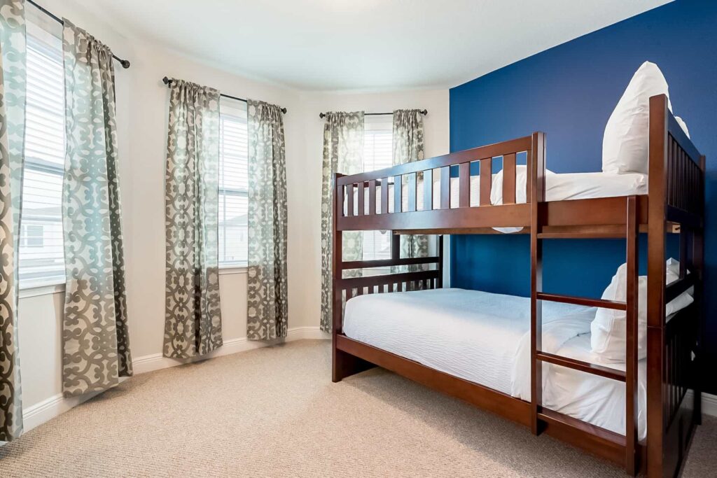 Bedroom 10 with bunkbeds and attached ladder