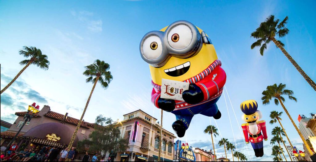 Carro alegórico Minion no desfile de férias da Universal Orlando