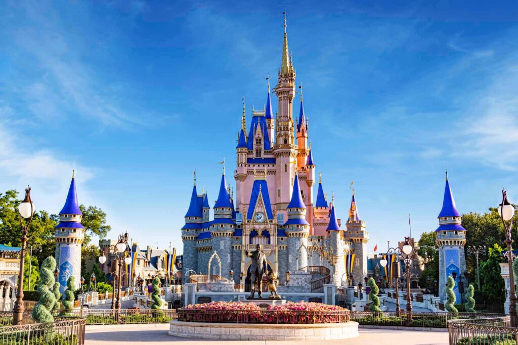 Blick auf Cinderellas Schloss im Magic Kingdom