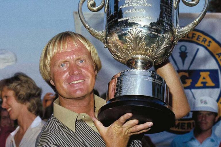 Jack Nicklaus holding up the PGA Trophy in 1980