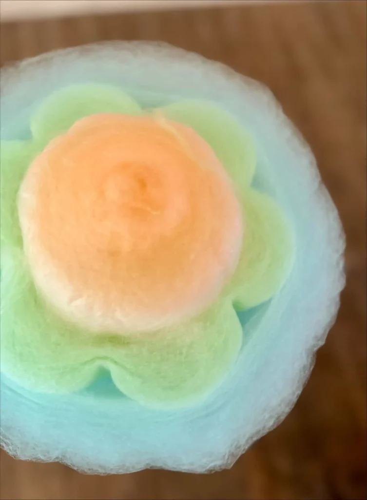 Bunte Zuckerwatte-Geldautomatenblume